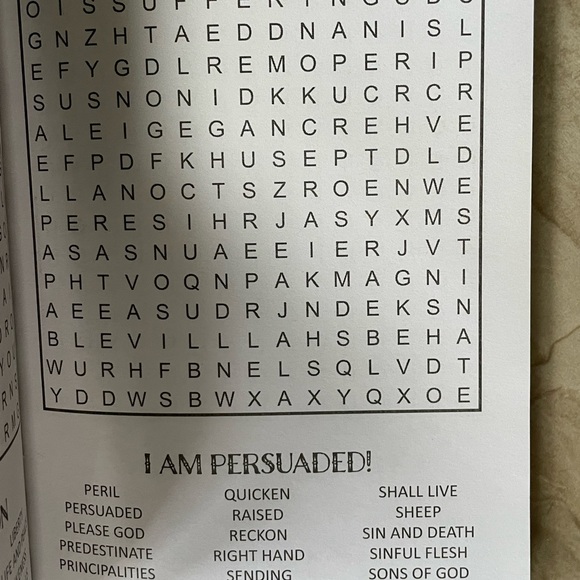 Bible Word Search Puzzle Book NWT - Picture 3 of 4